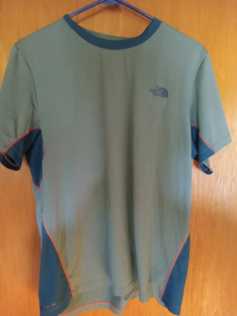 *3 FOR $13* Men's North Face green tshirt